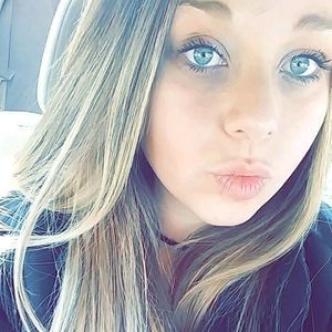 Meet your Posher, Chanel